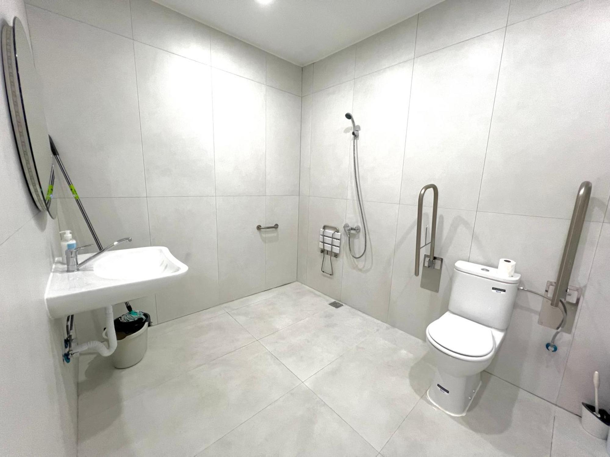 מדריד Hostel Oasis מראה חיצוני תמונה